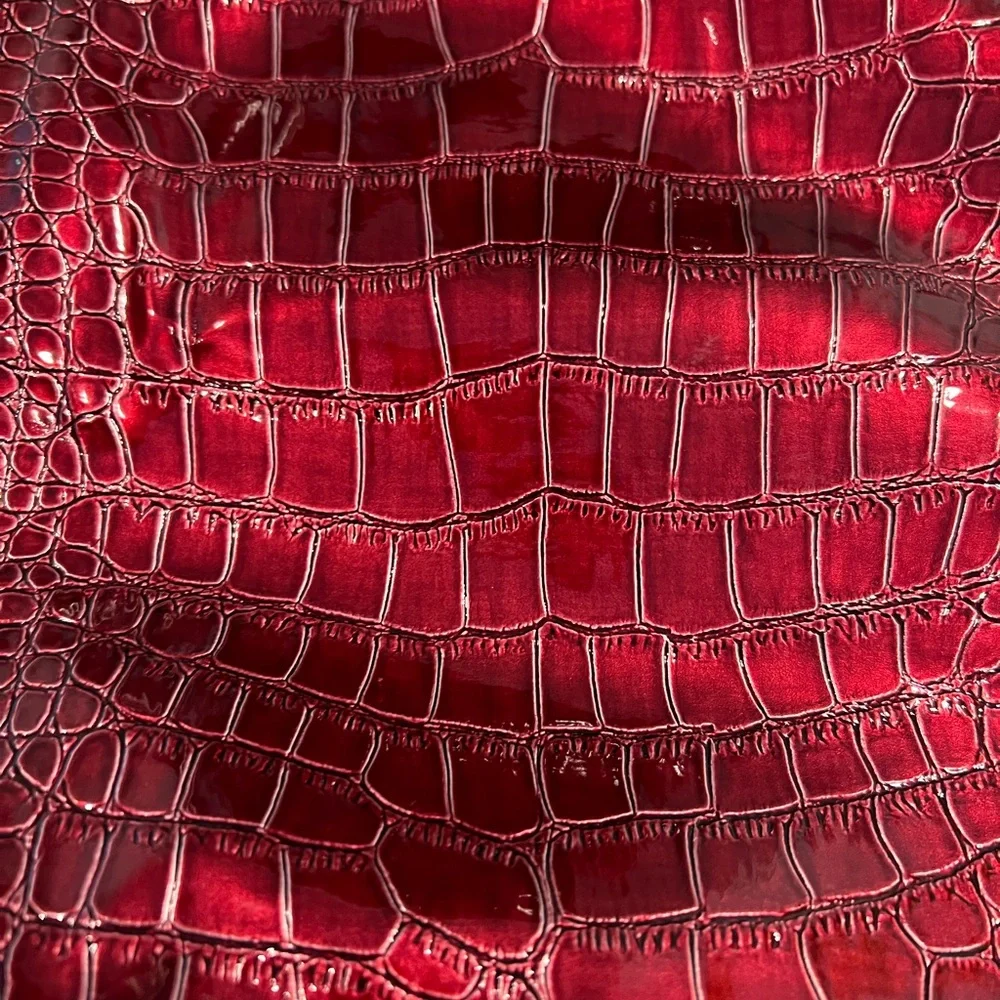 Red Crocodile Tote Bag with zipper - Picture 2 of 7